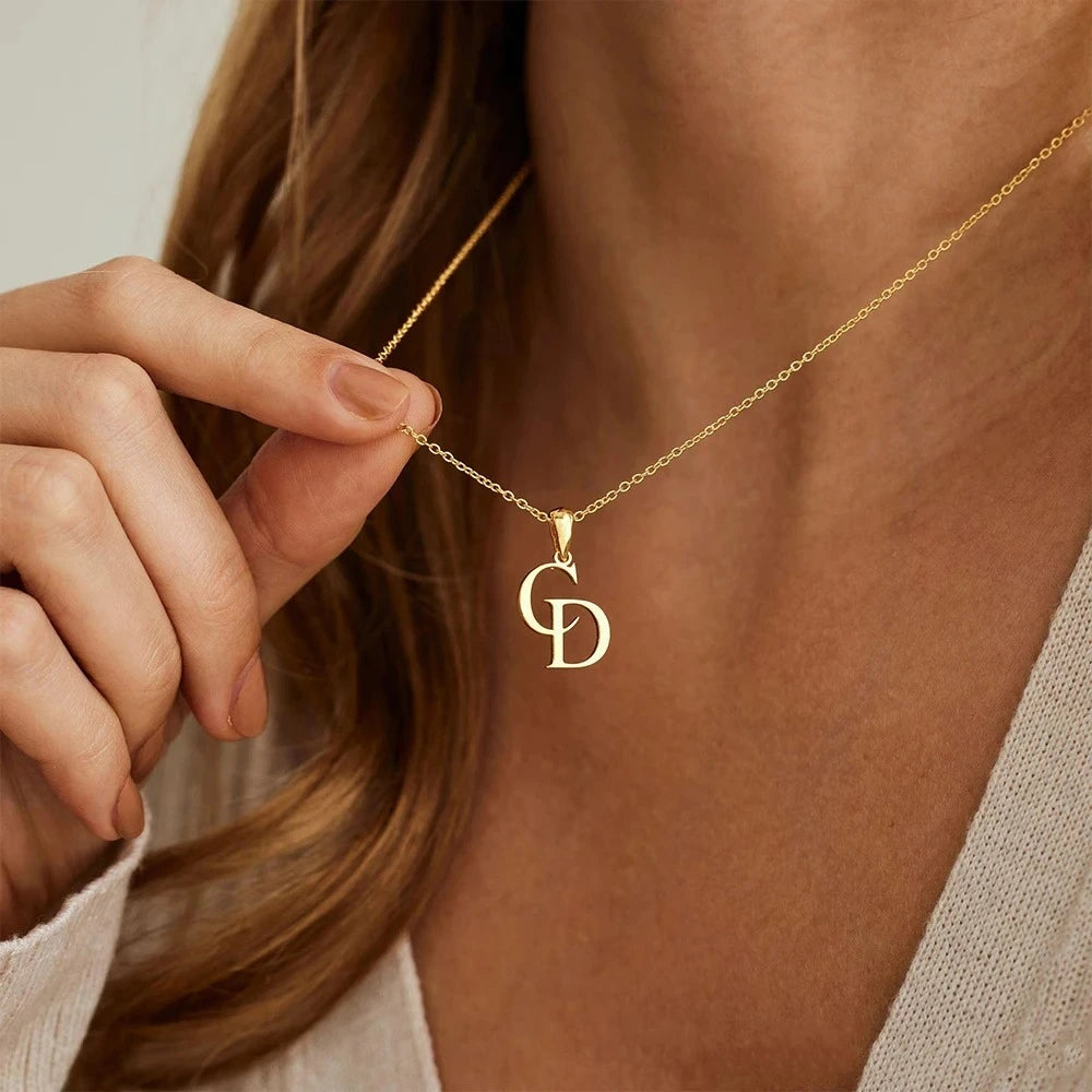 Collar Inicial con Monograma Minimalista Personalizado