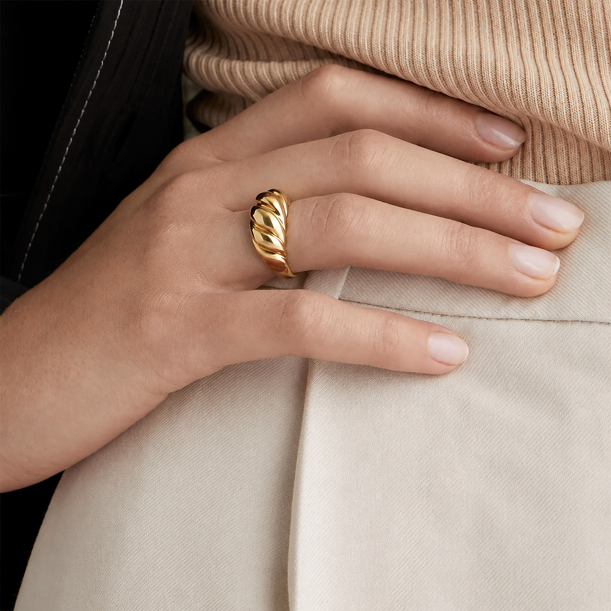 Twisted Dome Ring-Rings-Aureza