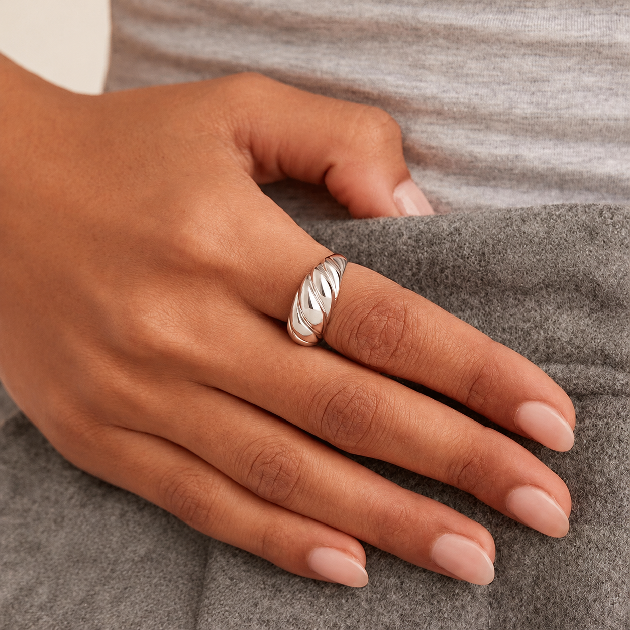 Twisted Dome Ring-Rings-Aureza