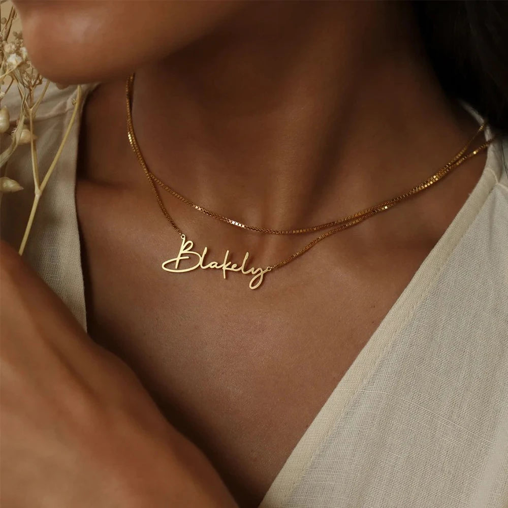 Collar con nombre personalizado en estilo cursiva